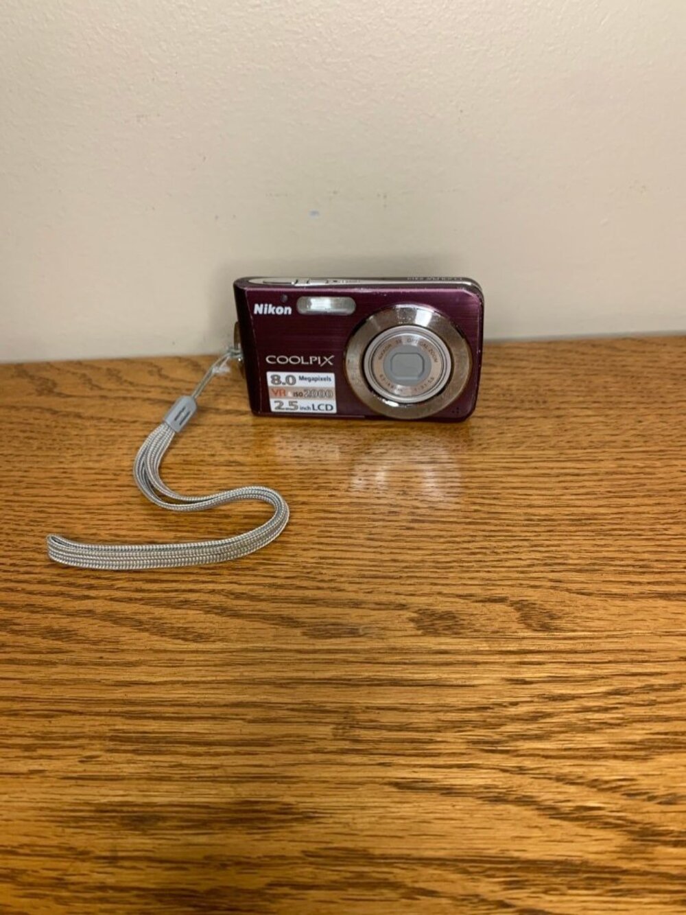 Nikon cool pix burgundy maroon digital camera for parts or repair